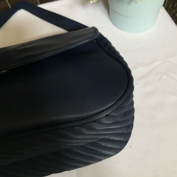 Yves Saint Laurent Vintage Nylon Quilted Crossbody/Shoulder Bag in Navy Blue - Picture 7 of 15